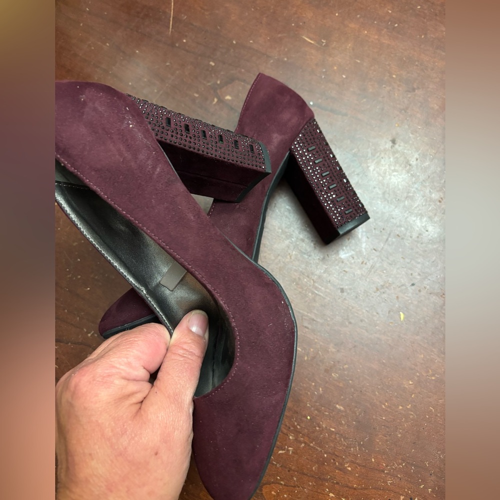 Libby Edelman 3” burgundy party prom luxury quality suede rhinestone heels 7